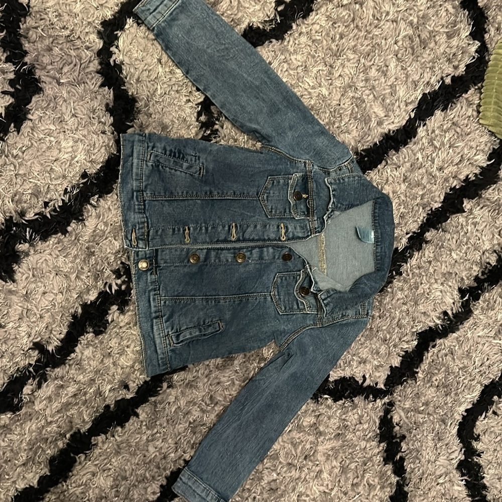 Carter’s kids 7/7a Jean jacket; like new condition - Picture 2 of 2